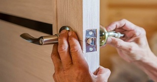 Установка и замена дверной ручки в Ишимбае от 274 руб. – Мастер24, монтаж фурнитуры, недорого