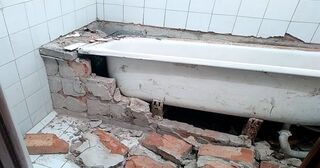 Демонтаж ванны в Ишимбае от Мастер24 — быстро, недорого, вывоз старой ванны от 1014 руб.